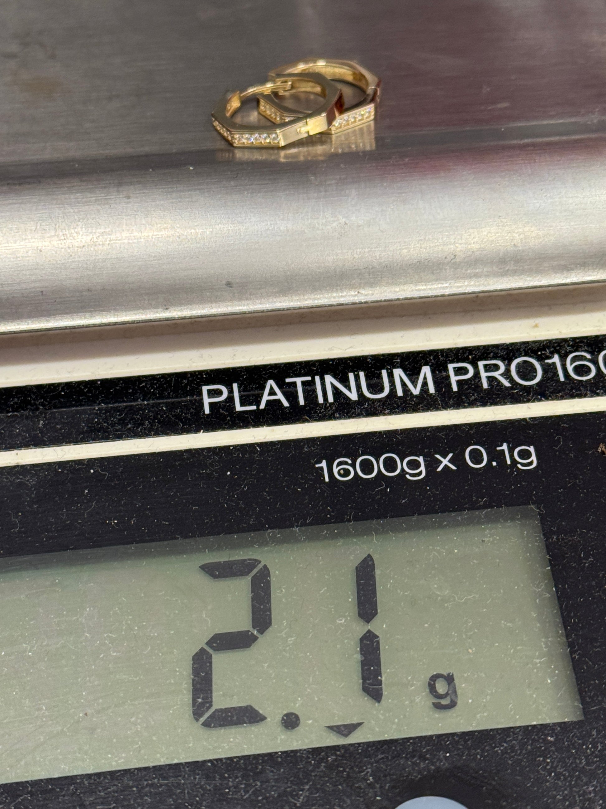 Huggies Earrings 10K Yellow Gold (2.1G Model SH-141) - Bijouterie Del Moral Brossard. Earrings