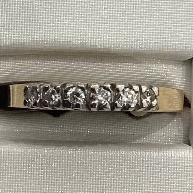 10K Women Diamond Ring .18CT