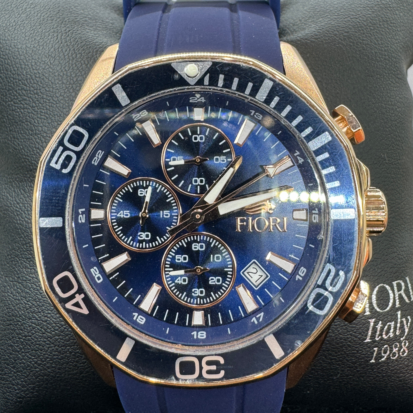 Montre Fiori chronographe avec couronne visée pour hommes en acier inoxydable #3840 Watch