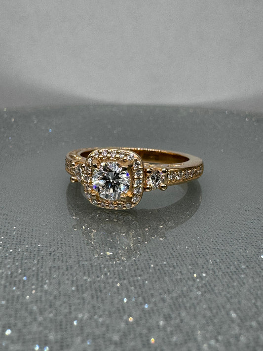 Anillo de diamantes de laboratorio de 14 k y 0,93 ct grabado a mano