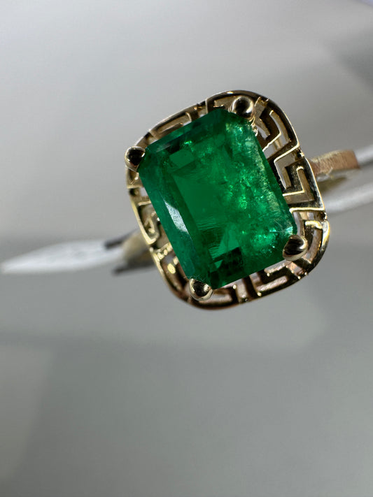 10K Gold Emerald Ring 1.38CT Center Stone (E10RI001)