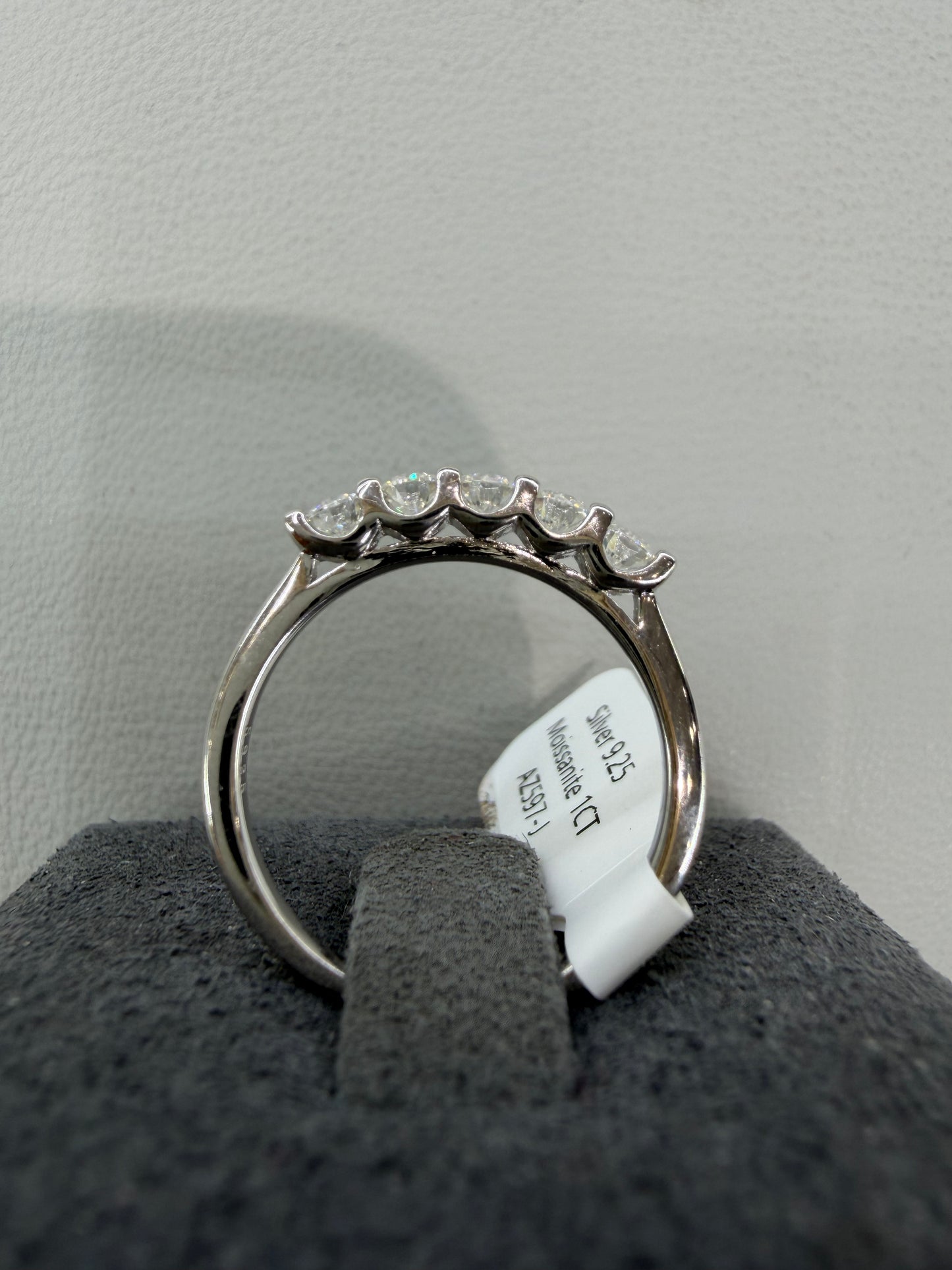 Beautiful silver ring with 1ct of moissanite AZ597-J