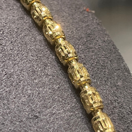 10K Italian gold bracelet 7.97g, substantial weight, elegant design for women
