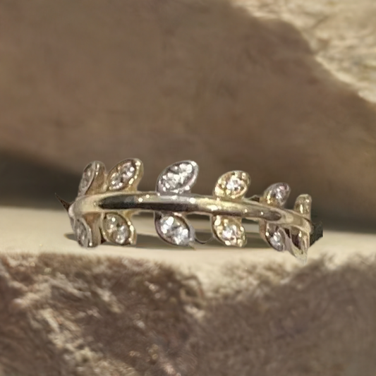 10K Y Gold Women Ring 1.35g