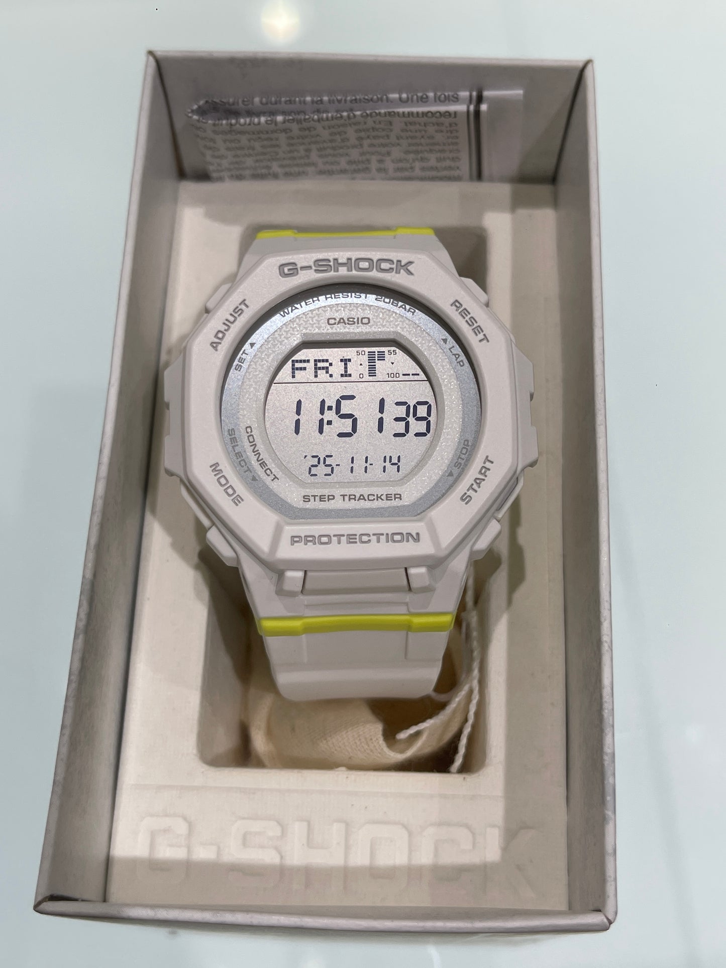 Reloj con contador de pasos G-Shock GMD-B3000SC-7CR - Blanco